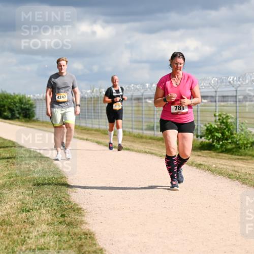 14.09.2025 - Airport Race Dr. Thomas Lammeyer http://msf.ph/oto/8887183 14.09.2025 12:49:30 Laufen 4247, 2136, 781 meine-sportfotos.de