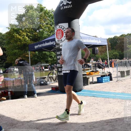 14.09.2025 - Stadtparktriathlon Strokosch-Dieckow http://msf.ph/oto/8887189 14.09.2025 11:34:36 Ziel 800, 804 meine-sportfotos.de