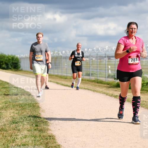 14.09.2025 - Airport Race Dr. Thomas Lammeyer http://msf.ph/oto/8887197 14.09.2025 12:49:31 Laufen 4247, 781 meine-sportfotos.de