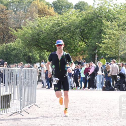 14.09.2025 - Stadtparktriathlon Strokosch-Dieckow http://msf.ph/oto/8887258 14.09.2025 11:35:22 Ziel 750, 752, 811 meine-sportfotos.de
