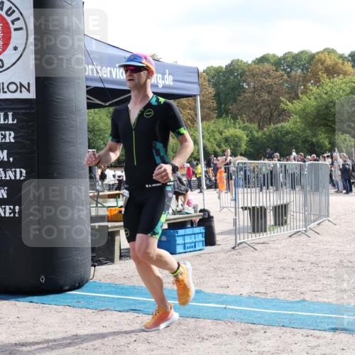 14.09.2025 - Stadtparktriathlon Strokosch-Dieckow http://msf.ph/oto/8887268 14.09.2025 11:35:23 Ziel 750, 752, 811 meine-sportfotos.de