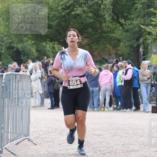 14.09.2025 - Stadtparktriathlon Strokosch-Dieckow http://msf.ph/oto/8887397 14.09.2025 11:37:53 Ziel 654, 753 meine-sportfotos.de