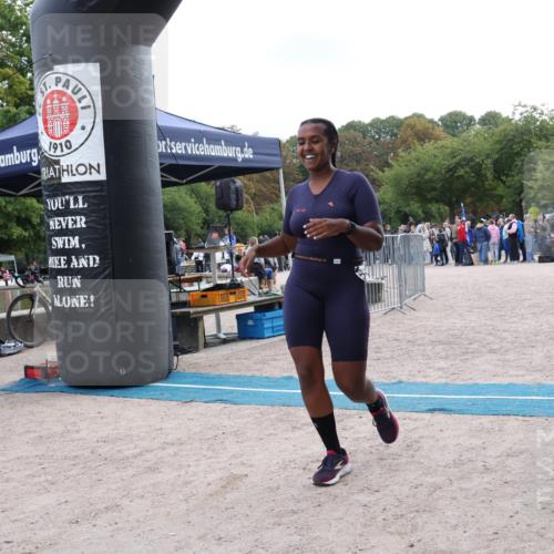 14.09.2025 - Stadtparktriathlon Strokosch-Dieckow http://msf.ph/oto/8887440 14.09.2025 11:38:48 Ziel 692 meine-sportfotos.de