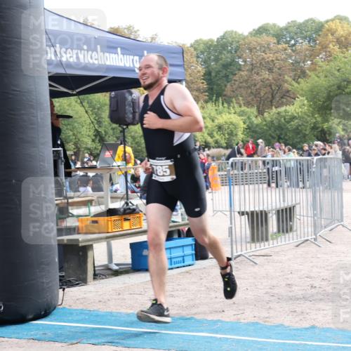 14.09.2025 - Stadtparktriathlon Strokosch-Dieckow http://msf.ph/oto/8887604 14.09.2025 11:44:24 Ziel 779, 785 meine-sportfotos.de