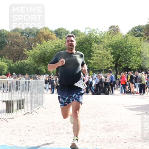 14.09.2025 - Stadtparktriathlon Strokosch-Dieckow http://msf.ph/oto/8887647 14.09.2025 11:45:40 Ziel 775 meine-sportfotos.de