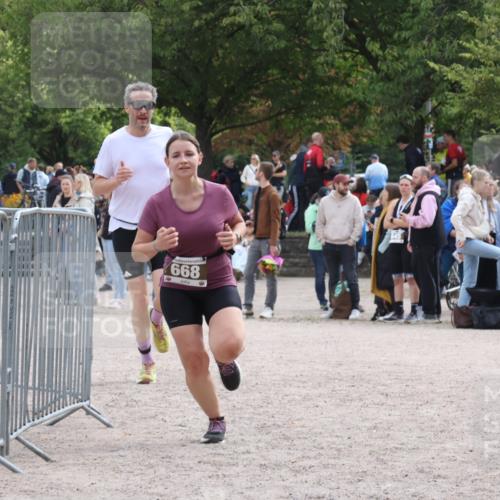 14.09.2025 - Stadtparktriathlon Strokosch-Dieckow http://msf.ph/oto/8887719 14.09.2025 11:48:27 Ziel 668, 808 meine-sportfotos.de