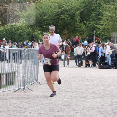 14.09.2025 - Stadtparktriathlon Strokosch-Dieckow http://msf.ph/oto/8887720 14.09.2025 11:48:28 Ziel 668, 808 meine-sportfotos.de