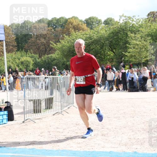 14.09.2025 - Stadtparktriathlon Strokosch-Dieckow http://msf.ph/oto/8887758 14.09.2025 11:49:03 Ziel 792 meine-sportfotos.de