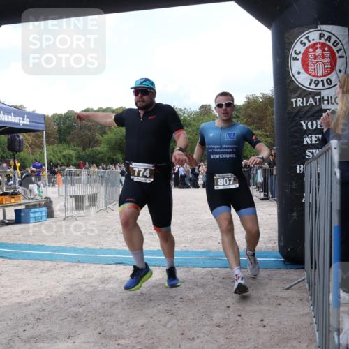 14.09.2025 - Stadtparktriathlon Strokosch-Dieckow http://msf.ph/oto/8887831 14.09.2025 11:51:03 Ziel 697, 774, 807 meine-sportfotos.de