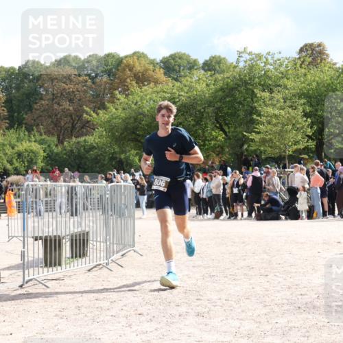 14.09.2025 - Stadtparktriathlon Strokosch-Dieckow http://msf.ph/oto/8887846 14.09.2025 11:52:09 Ziel 806 meine-sportfotos.de