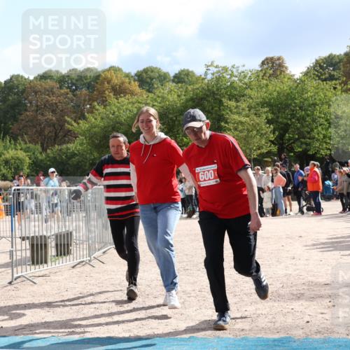 14.09.2025 - Stadtparktriathlon Strokosch-Dieckow http://msf.ph/oto/8887869 14.09.2025 11:52:49 Ziel 600, 875, 880, 888 meine-sportfotos.de