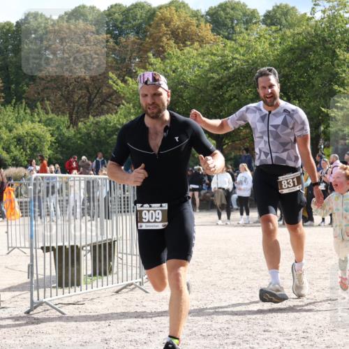 14.09.2025 - Stadtparktriathlon Strokosch-Dieckow http://msf.ph/oto/8887920 14.09.2025 11:54:05 Ziel 831, 909 meine-sportfotos.de