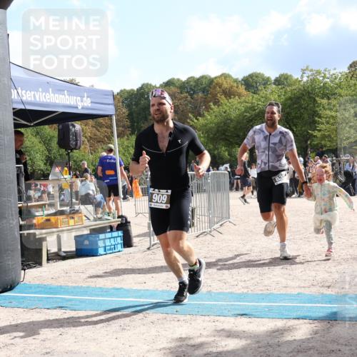 14.09.2025 - Stadtparktriathlon Strokosch-Dieckow http://msf.ph/oto/8887922 14.09.2025 11:54:05 Ziel 831, 909 meine-sportfotos.de