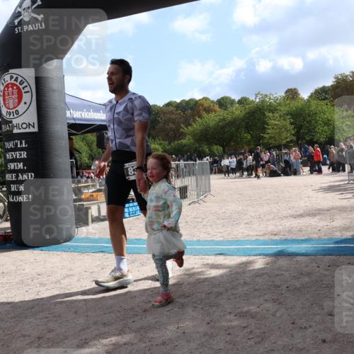 14.09.2025 - Stadtparktriathlon Strokosch-Dieckow http://msf.ph/oto/8887927 14.09.2025 11:54:07 Ziel 831, 909 meine-sportfotos.de