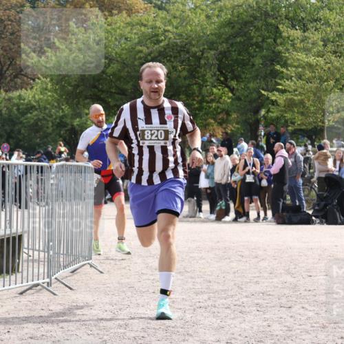 14.09.2025 - Stadtparktriathlon Strokosch-Dieckow http://msf.ph/oto/8887938 14.09.2025 11:54:42 Ziel 820, 842 meine-sportfotos.de
