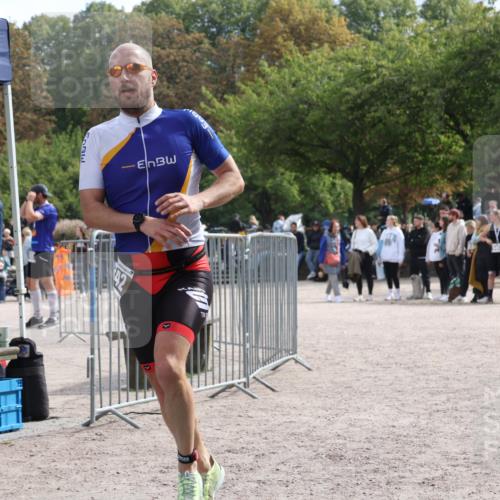 14.09.2025 - Stadtparktriathlon Strokosch-Dieckow http://msf.ph/oto/8887944 14.09.2025 11:54:44 Ziel 820, 842 meine-sportfotos.de