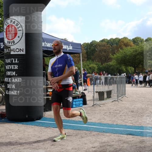 14.09.2025 - Stadtparktriathlon Strokosch-Dieckow http://msf.ph/oto/8887945 14.09.2025 11:54:45 Ziel 820, 842 meine-sportfotos.de