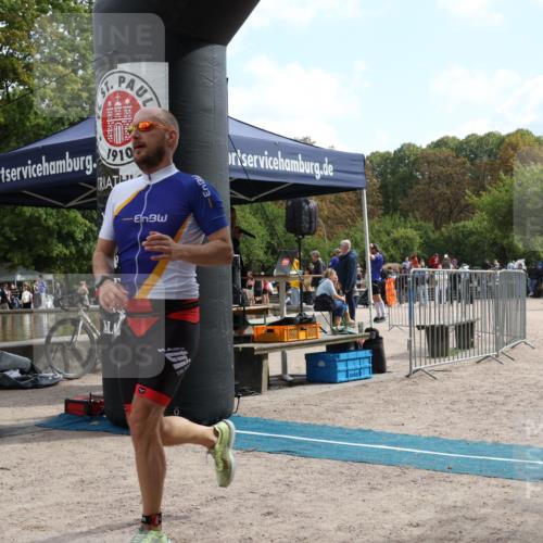 14.09.2025 - Stadtparktriathlon Strokosch-Dieckow http://msf.ph/oto/8887948 14.09.2025 11:54:45 Ziel 820, 842 meine-sportfotos.de