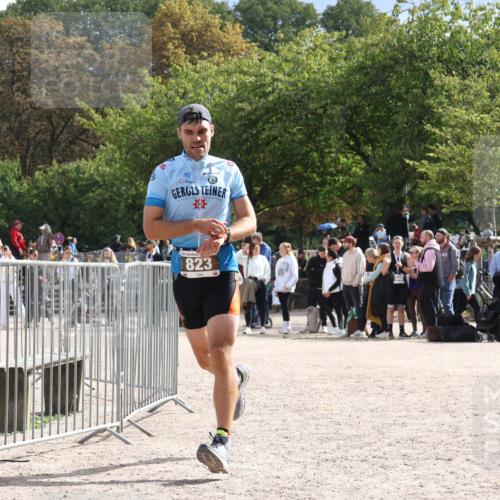 14.09.2025 - Stadtparktriathlon Strokosch-Dieckow http://msf.ph/oto/8887962 14.09.2025 11:55:29 Ziel 823 meine-sportfotos.de
