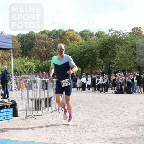 14.09.2025 - Stadtparktriathlon Strokosch-Dieckow http://msf.ph/oto/8887984 14.09.2025 11:56:56 Ziel 826 meine-sportfotos.de