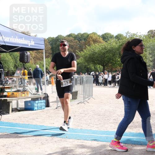 14.09.2025 - Stadtparktriathlon Strokosch-Dieckow http://msf.ph/oto/8888014 14.09.2025 11:57:41 Ziel 852 meine-sportfotos.de