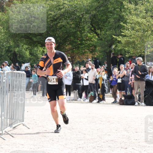 14.09.2025 - Stadtparktriathlon Strokosch-Dieckow http://msf.ph/oto/8888022 14.09.2025 11:58:30 Ziel 734 meine-sportfotos.de