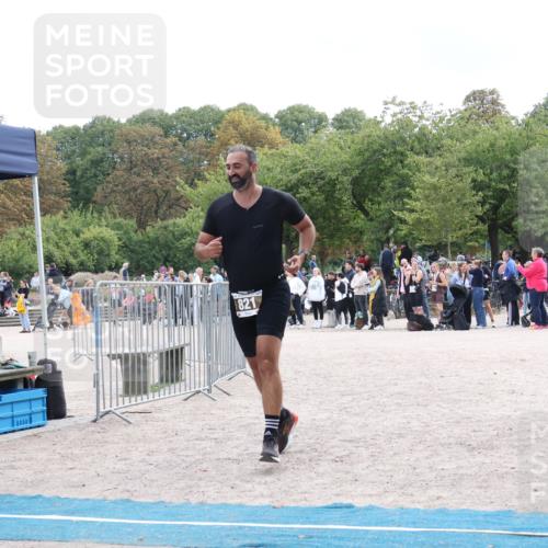 14.09.2025 - Stadtparktriathlon Strokosch-Dieckow http://msf.ph/oto/8888082 14.09.2025 11:59:56 Ziel 821 meine-sportfotos.de