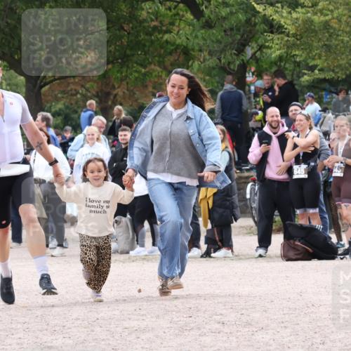 14.09.2025 - Stadtparktriathlon Strokosch-Dieckow http://msf.ph/oto/8888088 14.09.2025 12:00:02 Ziel 821, 835 meine-sportfotos.de