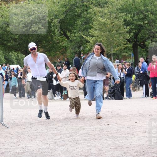 14.09.2025 - Stadtparktriathlon Strokosch-Dieckow http://msf.ph/oto/8888090 14.09.2025 12:00:03 Ziel 821, 835 meine-sportfotos.de