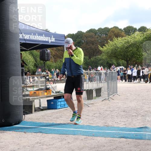 14.09.2025 - Stadtparktriathlon Strokosch-Dieckow http://msf.ph/oto/8888147 14.09.2025 12:01:17 Ziel 796, 858, 874 meine-sportfotos.de