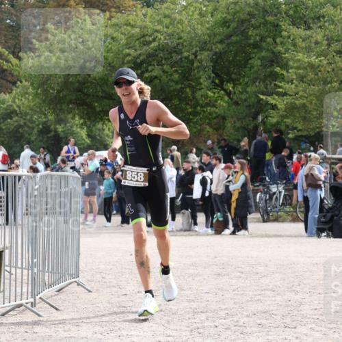 14.09.2025 - Stadtparktriathlon Strokosch-Dieckow http://msf.ph/oto/8888149 14.09.2025 12:01:21 Ziel 796, 858, 874 meine-sportfotos.de