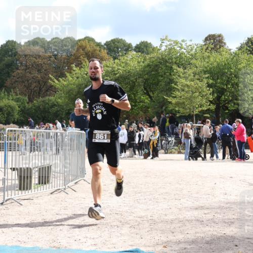 14.09.2025 - Stadtparktriathlon Strokosch-Dieckow http://msf.ph/oto/8888155 14.09.2025 12:01:29 Ziel 858, 861, 921 meine-sportfotos.de