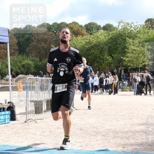 14.09.2025 - Stadtparktriathlon Strokosch-Dieckow http://msf.ph/oto/8888157 14.09.2025 12:01:29 Ziel 858, 861, 921 meine-sportfotos.de