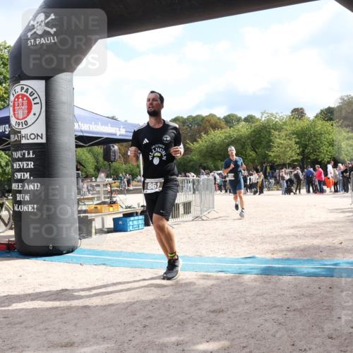14.09.2025 - Stadtparktriathlon Strokosch-Dieckow http://msf.ph/oto/8888158 14.09.2025 12:01:30 Ziel 861, 921 meine-sportfotos.de