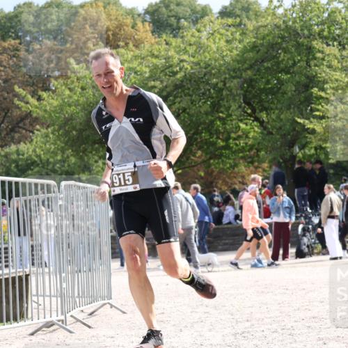 14.09.2025 - Stadtparktriathlon Strokosch-Dieckow http://msf.ph/oto/8888215 14.09.2025 12:05:32 Ziel 915 meine-sportfotos.de