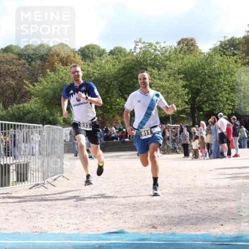 14.09.2025 - Stadtparktriathlon Strokosch-Dieckow http://msf.ph/oto/8888220 14.09.2025 12:05:51 Ziel 833, 911 meine-sportfotos.de