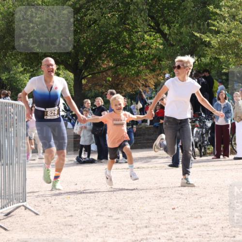 14.09.2025 - Stadtparktriathlon Strokosch-Dieckow http://msf.ph/oto/8888235 14.09.2025 12:07:33 Ziel 829, 882 meine-sportfotos.de