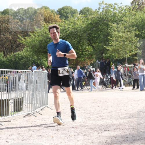 14.09.2025 - Stadtparktriathlon Strokosch-Dieckow http://msf.ph/oto/8888247 14.09.2025 12:07:37 Ziel 829, 882 meine-sportfotos.de