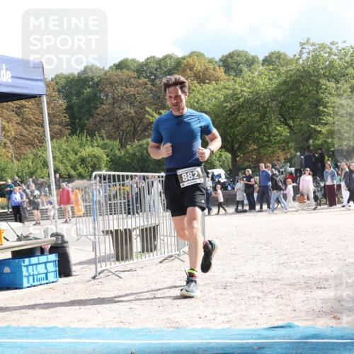 14.09.2025 - Stadtparktriathlon Strokosch-Dieckow http://msf.ph/oto/8888248 14.09.2025 12:07:38 Ziel 829, 882 meine-sportfotos.de