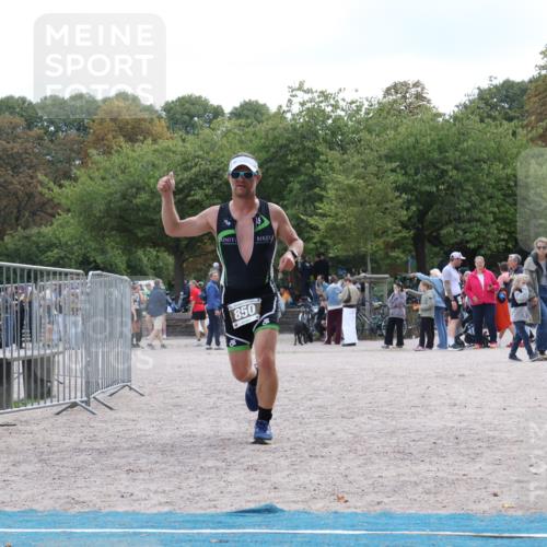 14.09.2025 - Stadtparktriathlon Strokosch-Dieckow http://msf.ph/oto/8888295 14.09.2025 12:09:50 Ziel 850 meine-sportfotos.de