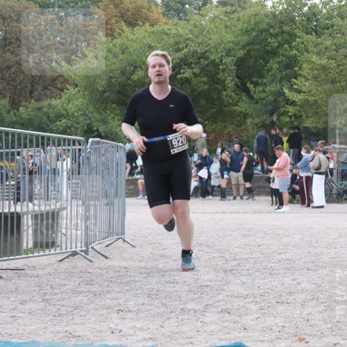 14.09.2025 - Stadtparktriathlon Strokosch-Dieckow http://msf.ph/oto/8888302 14.09.2025 12:10:28 Ziel 920 meine-sportfotos.de