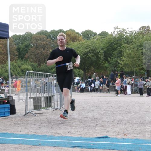 14.09.2025 - Stadtparktriathlon Strokosch-Dieckow http://msf.ph/oto/8888303 14.09.2025 12:10:28 Ziel 920 meine-sportfotos.de