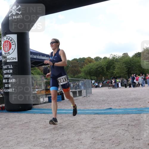 14.09.2025 - Stadtparktriathlon Strokosch-Dieckow http://msf.ph/oto/8888326 14.09.2025 12:10:52 Ziel 1012 meine-sportfotos.de