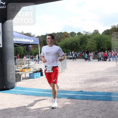 14.09.2025 - Stadtparktriathlon Strokosch-Dieckow http://msf.ph/oto/8888351 14.09.2025 12:13:15 Ziel 890, 902 meine-sportfotos.de
