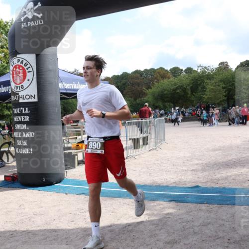 14.09.2025 - Stadtparktriathlon Strokosch-Dieckow http://msf.ph/oto/8888352 14.09.2025 12:13:15 Ziel 890, 902 meine-sportfotos.de