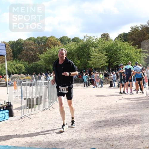 14.09.2025 - Stadtparktriathlon Strokosch-Dieckow http://msf.ph/oto/8888397 14.09.2025 12:14:59 Ziel 878 meine-sportfotos.de