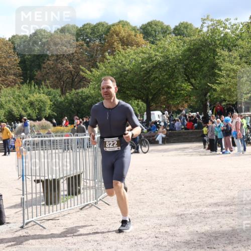14.09.2025 - Stadtparktriathlon Strokosch-Dieckow http://msf.ph/oto/8888417 14.09.2025 12:16:14 Ziel 822, 987 meine-sportfotos.de