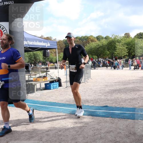 14.09.2025 - Stadtparktriathlon Strokosch-Dieckow http://msf.ph/oto/8888440 14.09.2025 12:16:29 Ziel 877, 916 meine-sportfotos.de