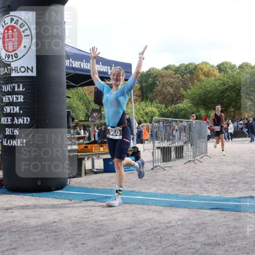 14.09.2025 - Stadtparktriathlon Strokosch-Dieckow http://msf.ph/oto/8888448 14.09.2025 12:22:12 Ziel 930, 950 meine-sportfotos.de