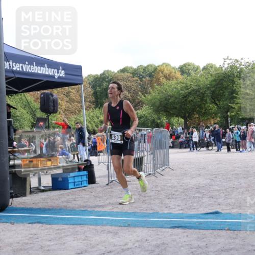 14.09.2025 - Stadtparktriathlon Strokosch-Dieckow http://msf.ph/oto/8888454 14.09.2025 12:22:15 Ziel 930, 950 meine-sportfotos.de